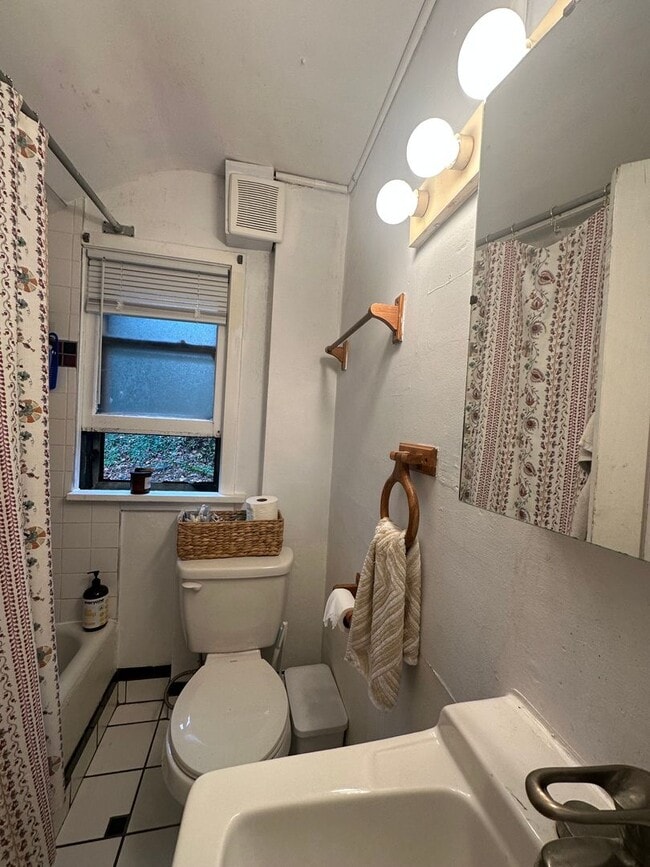 Foto del edificio - 338 N Garden St