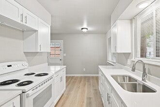 Building Photo - 5565 S Delaware St