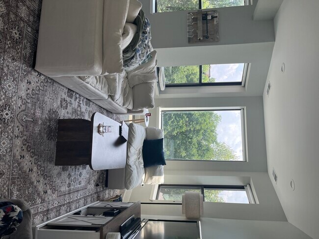 Foto del edificio - 1456 W Addison St