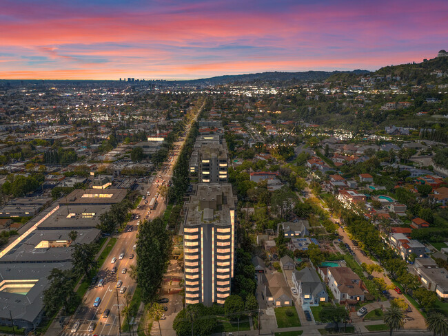 Building Photo - 4455 Los Feliz Blvd