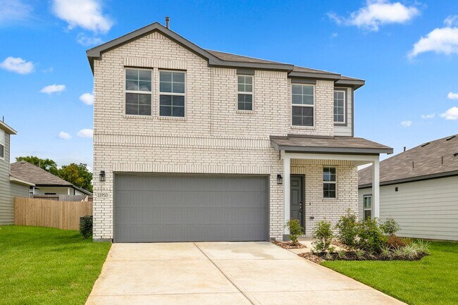 Foto del edificio - Brand New Spacious 4-Bedroom Two-Story wit...