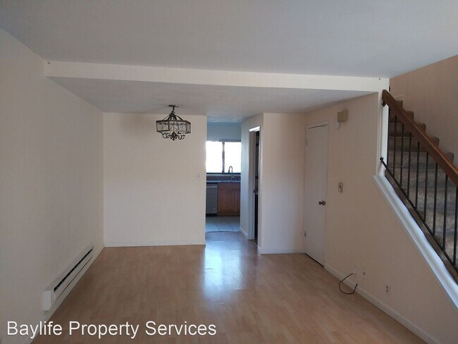 Building Photo - 2 br, 1.5 bath House - 4075 Eggers Dr.