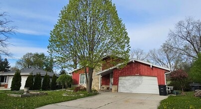 Building Photo - 5646 S 45th St