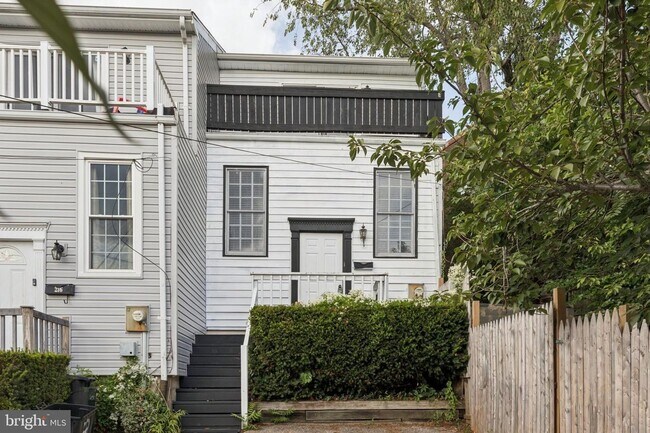 Great Townhouse w/ 2 Bedrooms, 1.5 Baths, ... - Great Townhouse w/ 2 Bedrooms, 1.5 Baths, ...