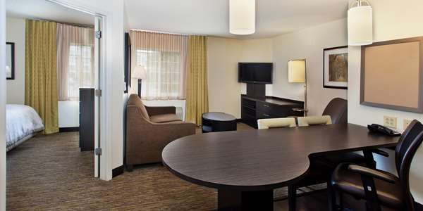 Foto del edificio - Sonesta Simply Suites Detroit Southfield