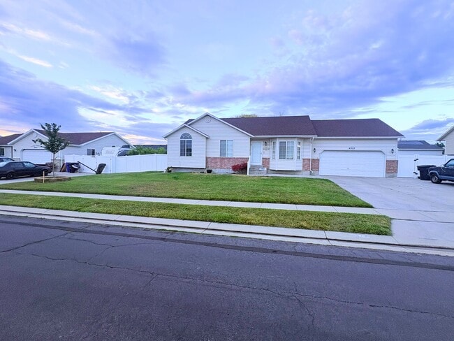 Building Photo - 4955 Thrush Hill Dr