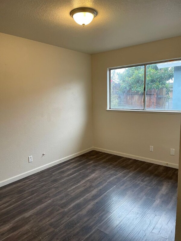 Building Photo - 1820 Fulkerth Rd