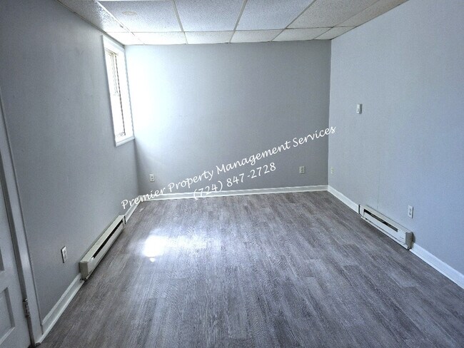 Foto del edificio - 542 Midland Ave