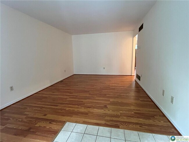 Foto del edificio - 5628 Grace Ave