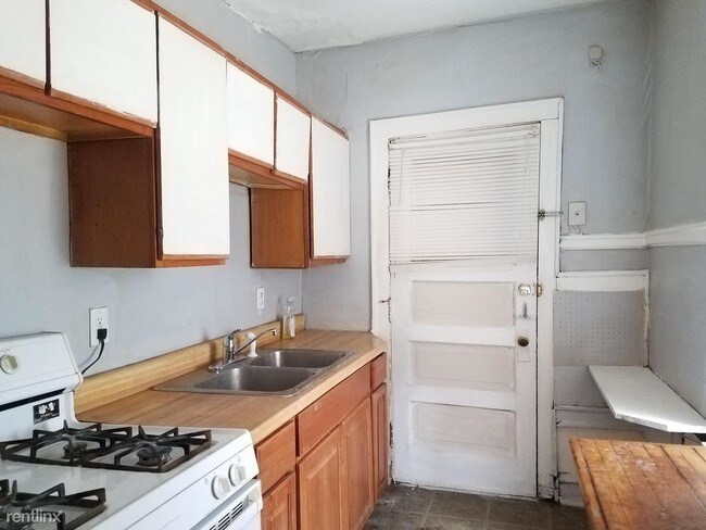 Foto del edificio - 2706 N Frederick Ave