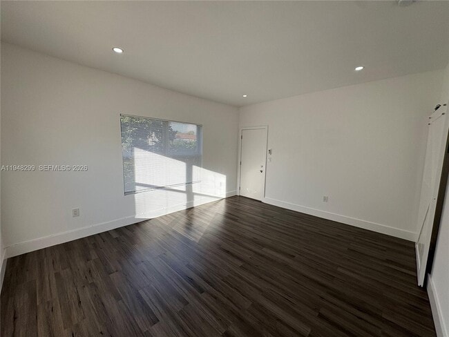 Foto del edificio - 3237 SW 4th St