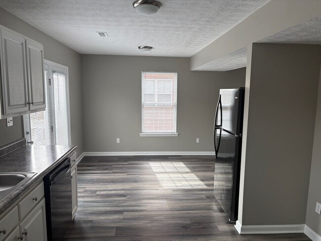 Foto del edificio - 804 Barry Ct