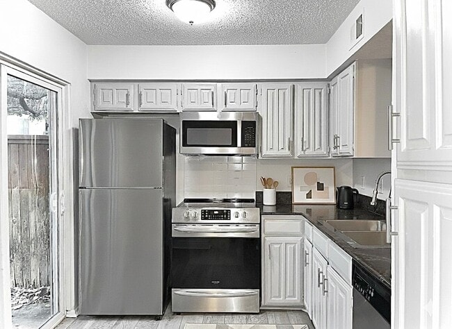 Photo - 5626 Preston Oaks Rd Apartment