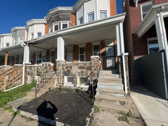 Photo - 3 Bed 1 Bath Renovated Townhouse