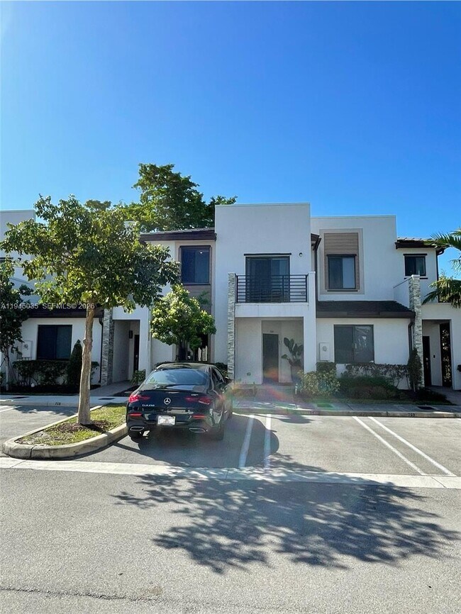 Foto del edificio - 764 NE 206th Terrace