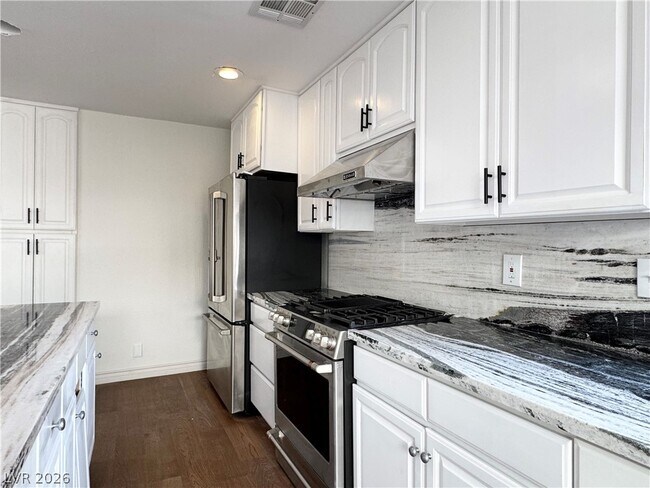 Foto del edificio - 1951 Sundown Canyon Dr
