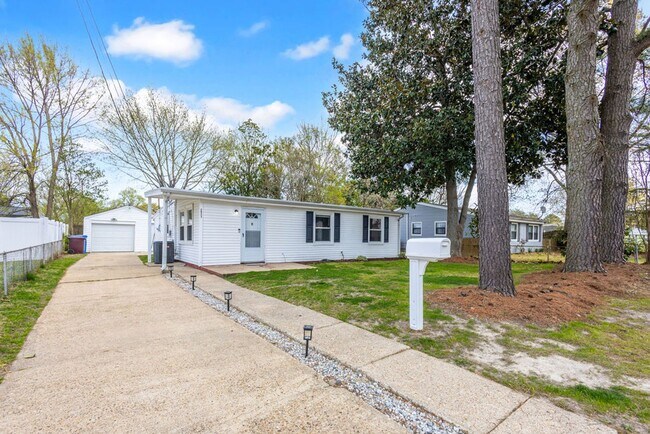 Foto del edificio - 3 Bed 1 Bath Home for Rent in Chesapeake