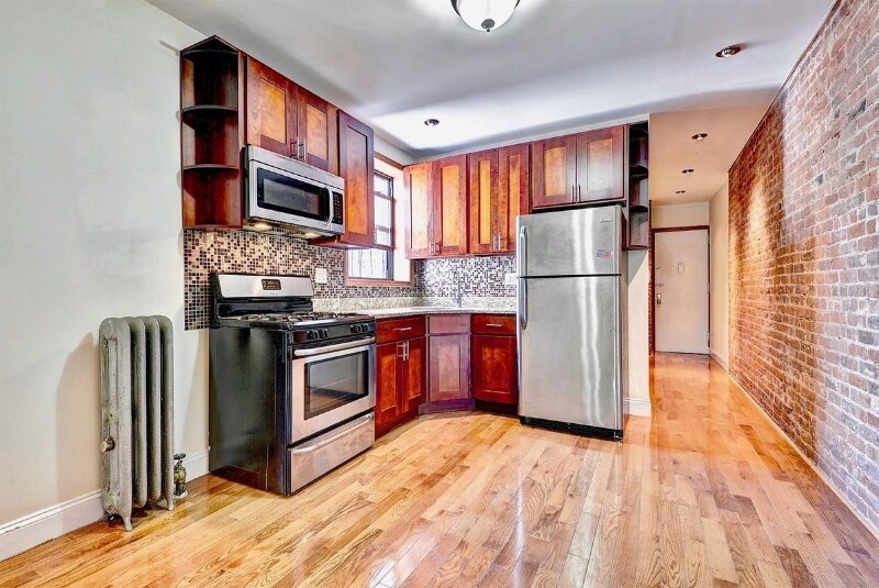 Foto principal - 160 Sherman Ave