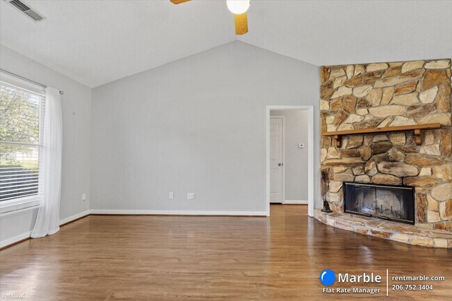 Building Photo - 3 br, 2 bath House - 101 Marie Cir