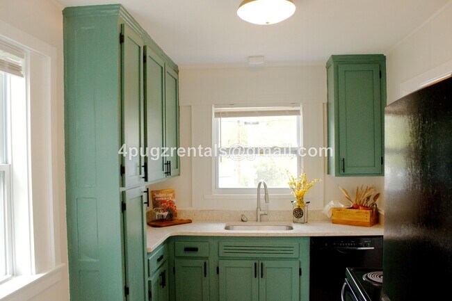 Foto del edificio - 107 W Newcomb Rd