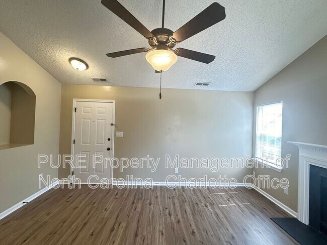 Building Photo - 5903 Crosswinds Ct