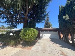 Building Photo - 5328 Cedar Grove Cir