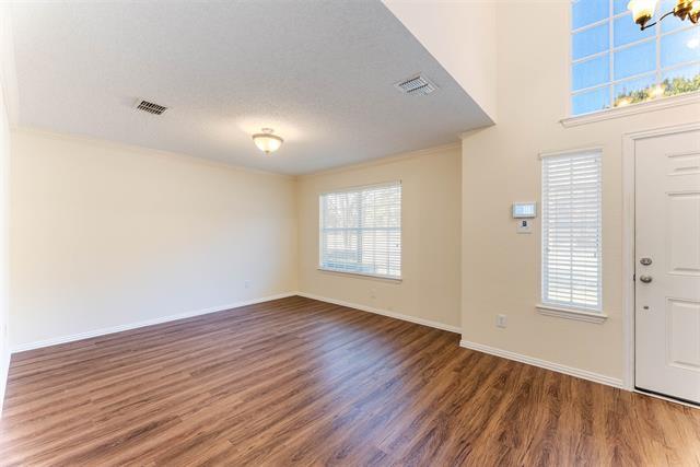 Foto del edificio - 3929 Acorn Ln