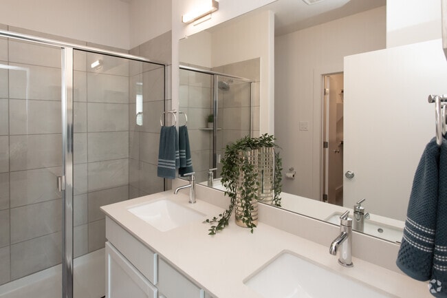 TH-1 - Trailside Oaks Apartments