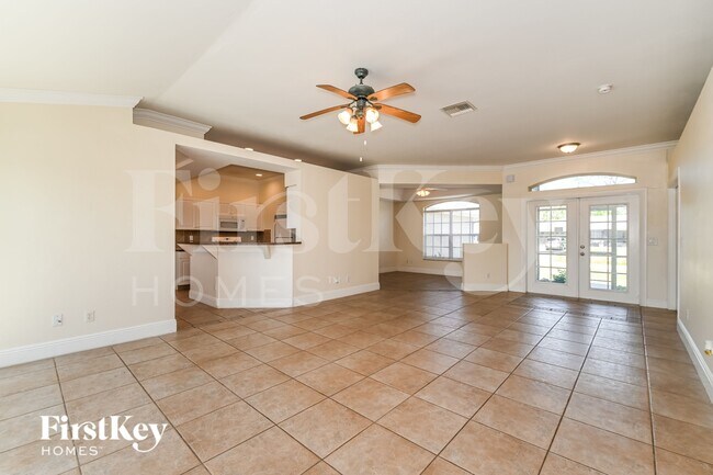 Building Photo - 2429 Mae Ave S