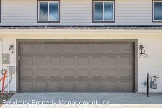 Building Photo - 3 br, 2.5 bath House - 2508 E. Blue Tick St