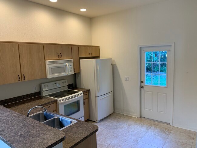 Foto del edificio - 5841 Cherry Ridge Pl