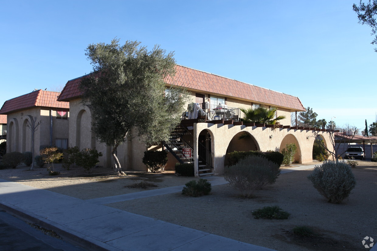Primary Photo - Wildwood Manor