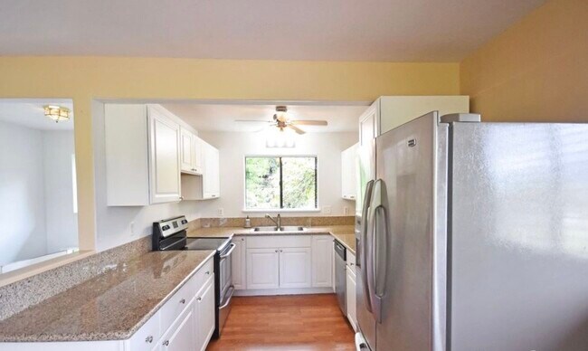 Kitchen - 44 -124 Ikeanani Dr