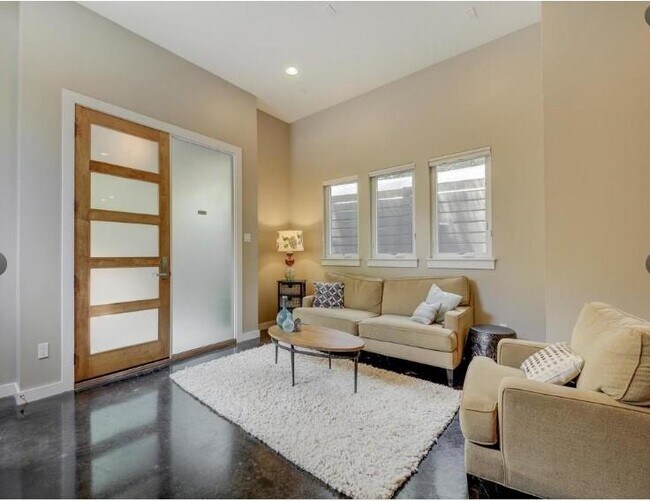 Foto del edificio - 700 W Johanna St