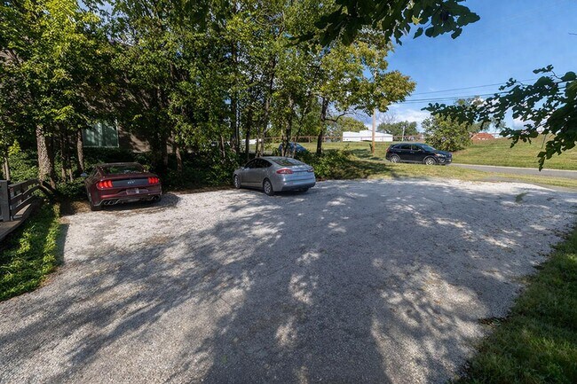 Foto del edificio - 213 N Ann St