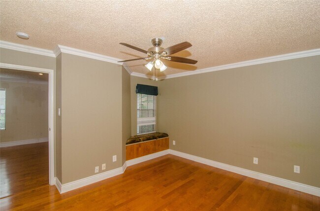 Building Photo - 2750 Holly Hall St