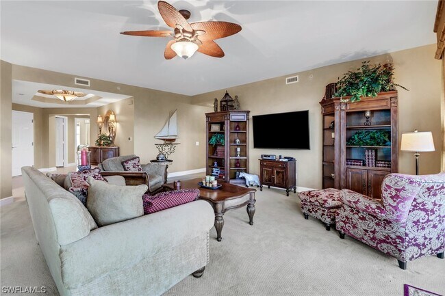 Foto del edificio - 445 Cove Tower Dr