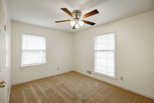 Building Photo - 162 Jockey Club Dr