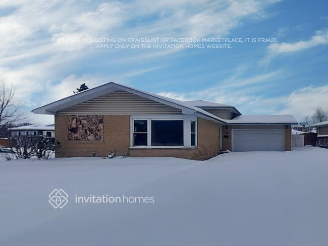 Building Photo - 240 Hale St