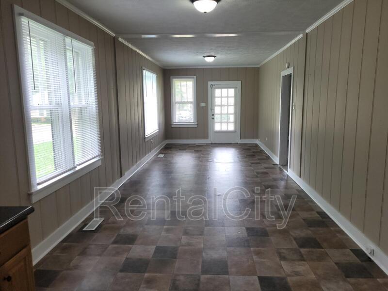 Foto principal - 135 W Parkview St