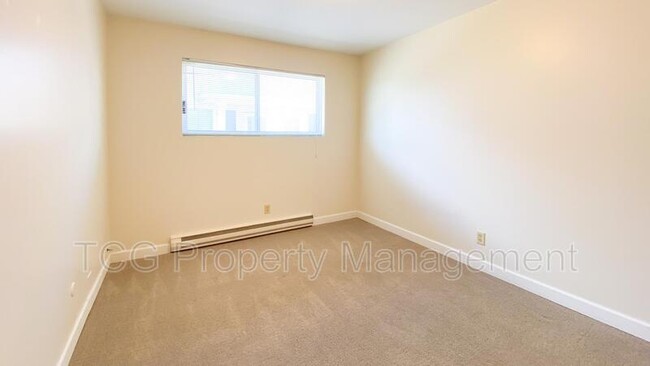 Building Photo - 1455 Catherine St