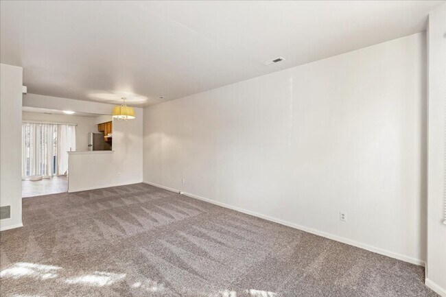 Foto del edificio - 13 Hamlet Ct