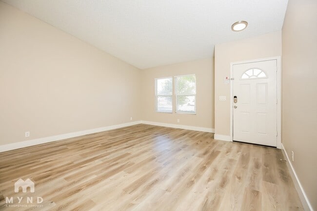 Building Photo - 4423 Honeycomb Dr