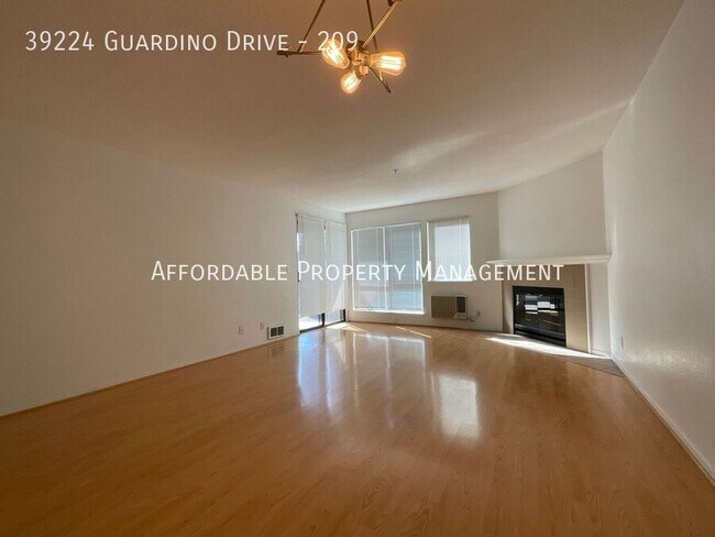 Foto del edificio - 39224 Guardino Dr