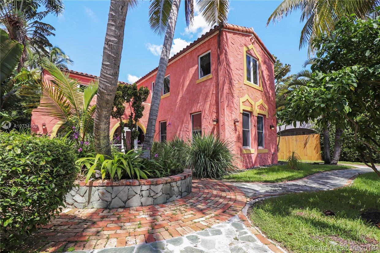 2464 Prairie Ave, Miami Beach, FL 33140 House Rental in Miami Beach