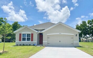 Building Photo - 2550 SE Rock Springs Dr