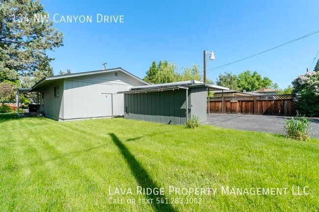 Building Photo - 134 NW Canyon Dr