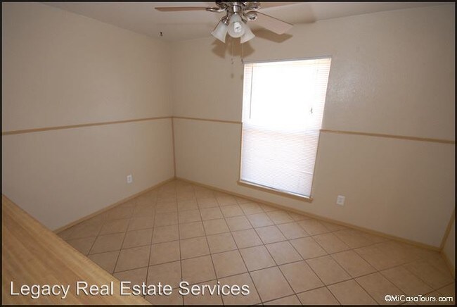 Building Photo - 10701 McAllen Pl