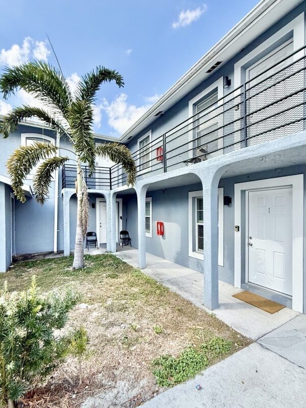 Building Photo - 425 F St