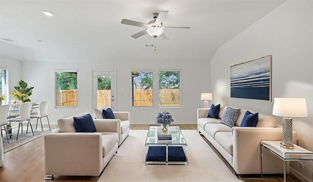 Foto del edificio - 517 Midnight Oak Dr